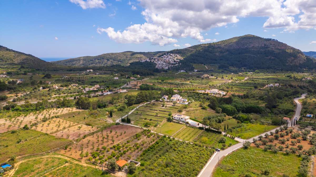 4 Bed, 2 Bath, HouseFor Sale, Jalon Valley, Alicante