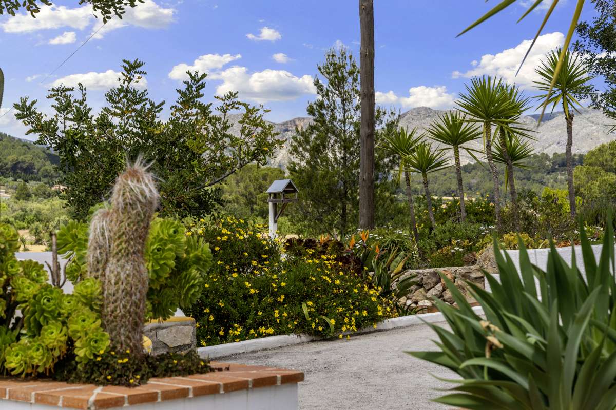 4 Bed, 2 Bath, HouseFor Sale, Jalon Valley, Alicante