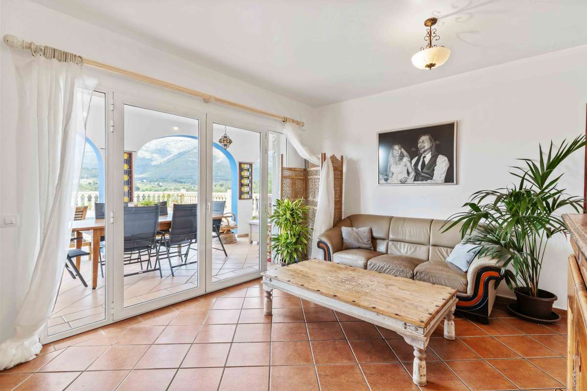 4 Bed, 2 Bath, HouseFor Sale, Jalon Valley, Alicante