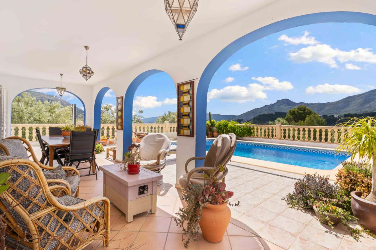 4 Bed, 2 Bath, HouseFor Sale, Jalon Valley, Alicante