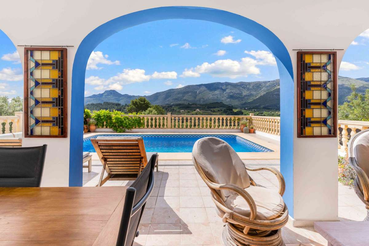 4 Bed, 2 Bath, HouseFor Sale, Jalon Valley, Alicante