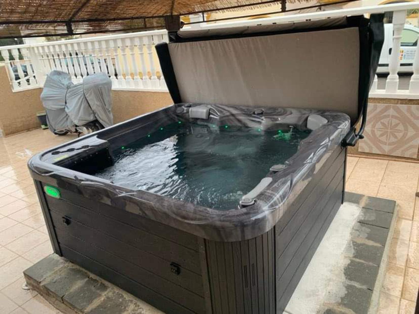 3 Bed, 2 Bath, HouseFor Sale, Villamartin, Alicante