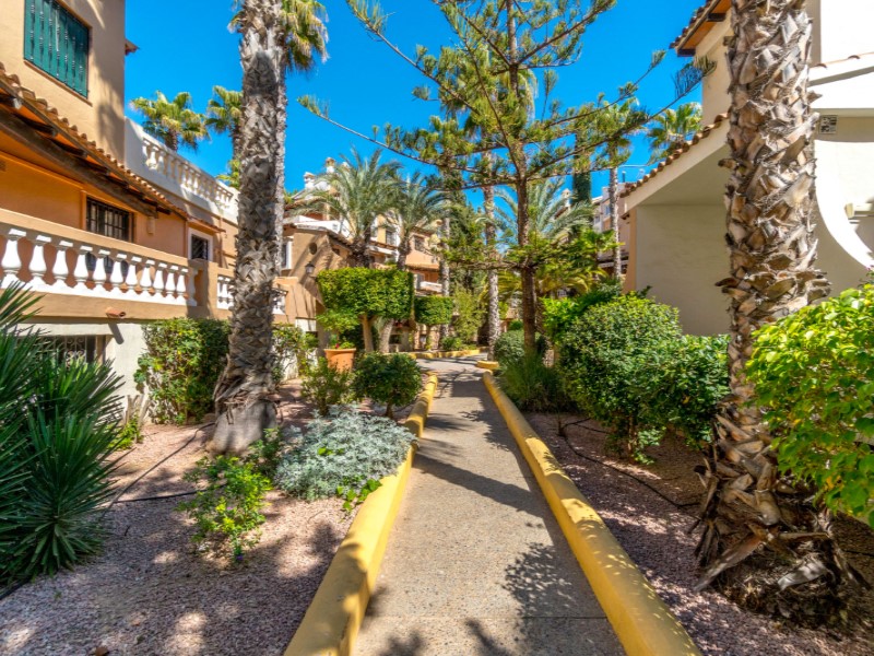 3 Bed, 2 Bath, ApartmentFor Sale, Torrevieja, Alicante