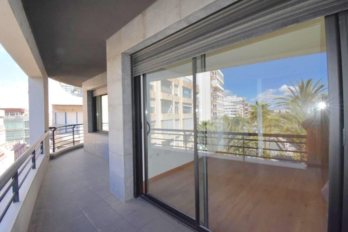 3 Bed, 2 Bath, ApartmentFor Sale, Torrevieja, Alicante