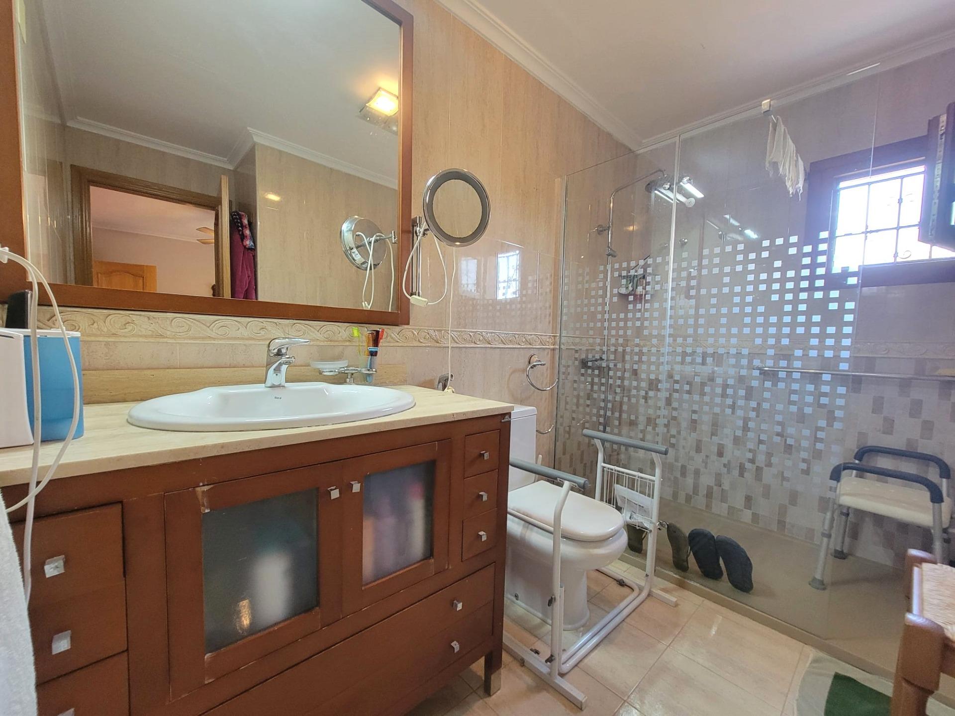 4 Bed, 2 Bath, HouseFor Sale, Torrevieja, Alicante