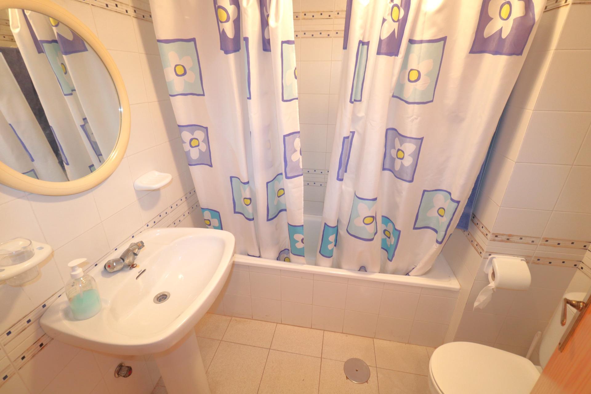 2 Bed, 1 Bath, ApartmentFor Sale, Torrevieja, Alicante