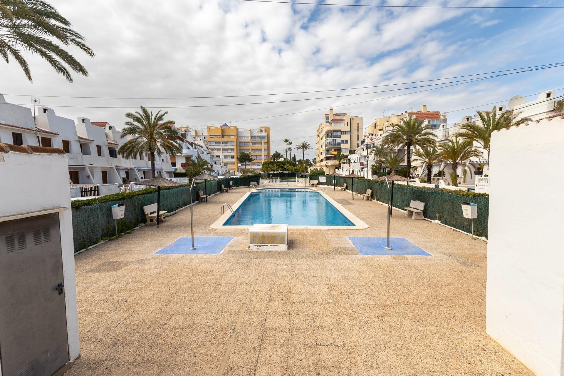 2 Bed, 1 Bath, ApartmentFor Sale, Torrevieja, Alicante