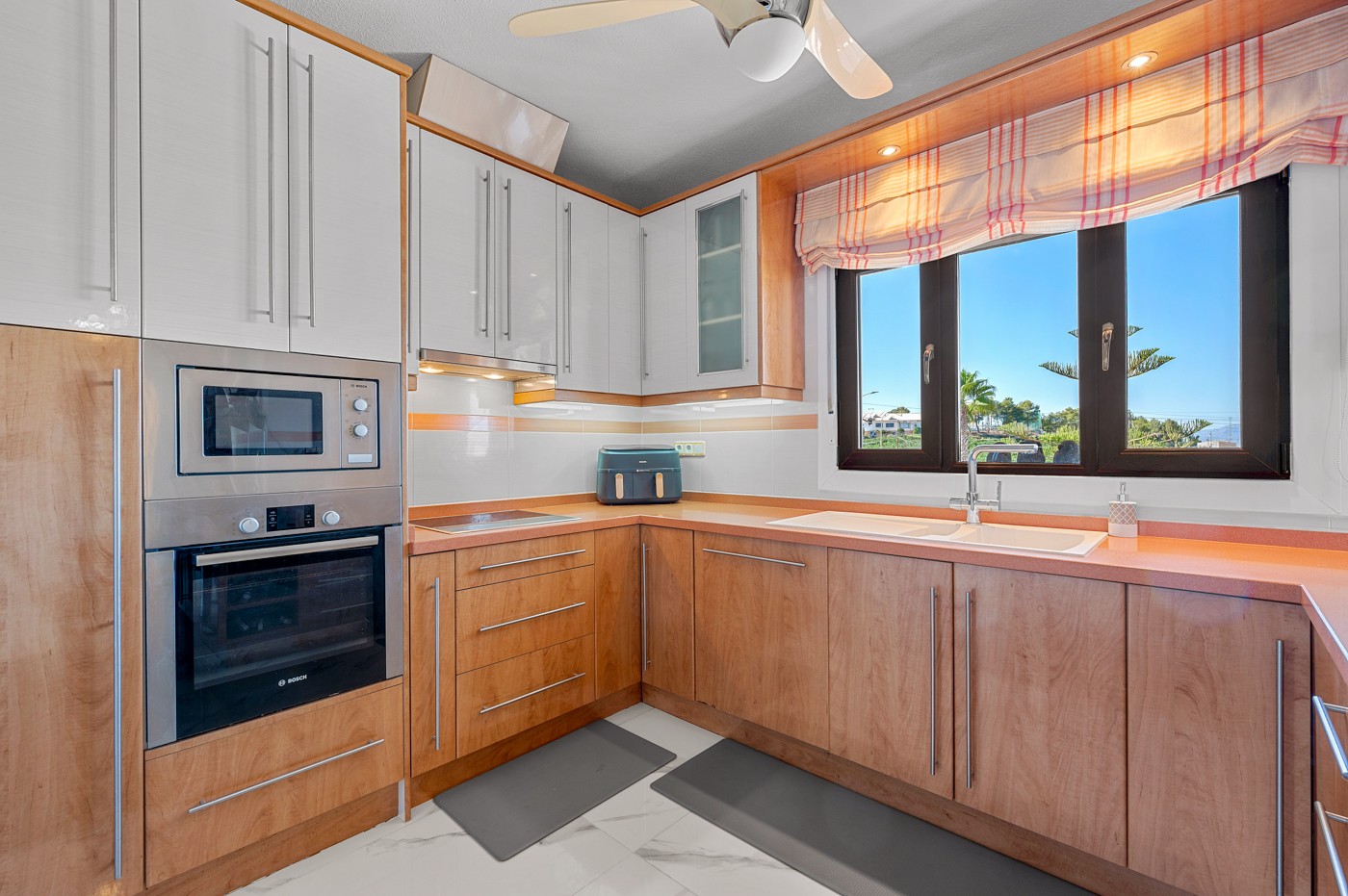 5 Bed, 4 Bath, HouseFor Sale, Almoradi, Alicante