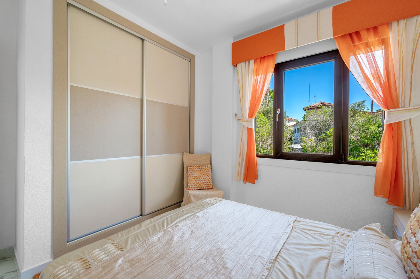 5 Bed, 4 Bath, HouseFor Sale, Almoradi, Alicante