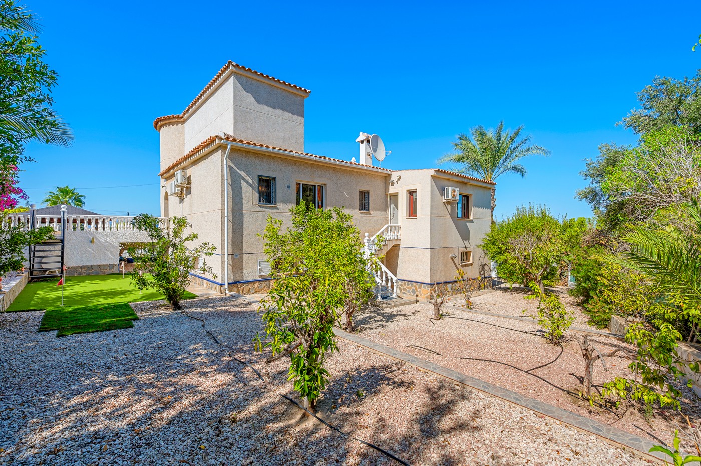 5 Bed, 4 Bath, HouseFor Sale, Almoradi, Alicante
