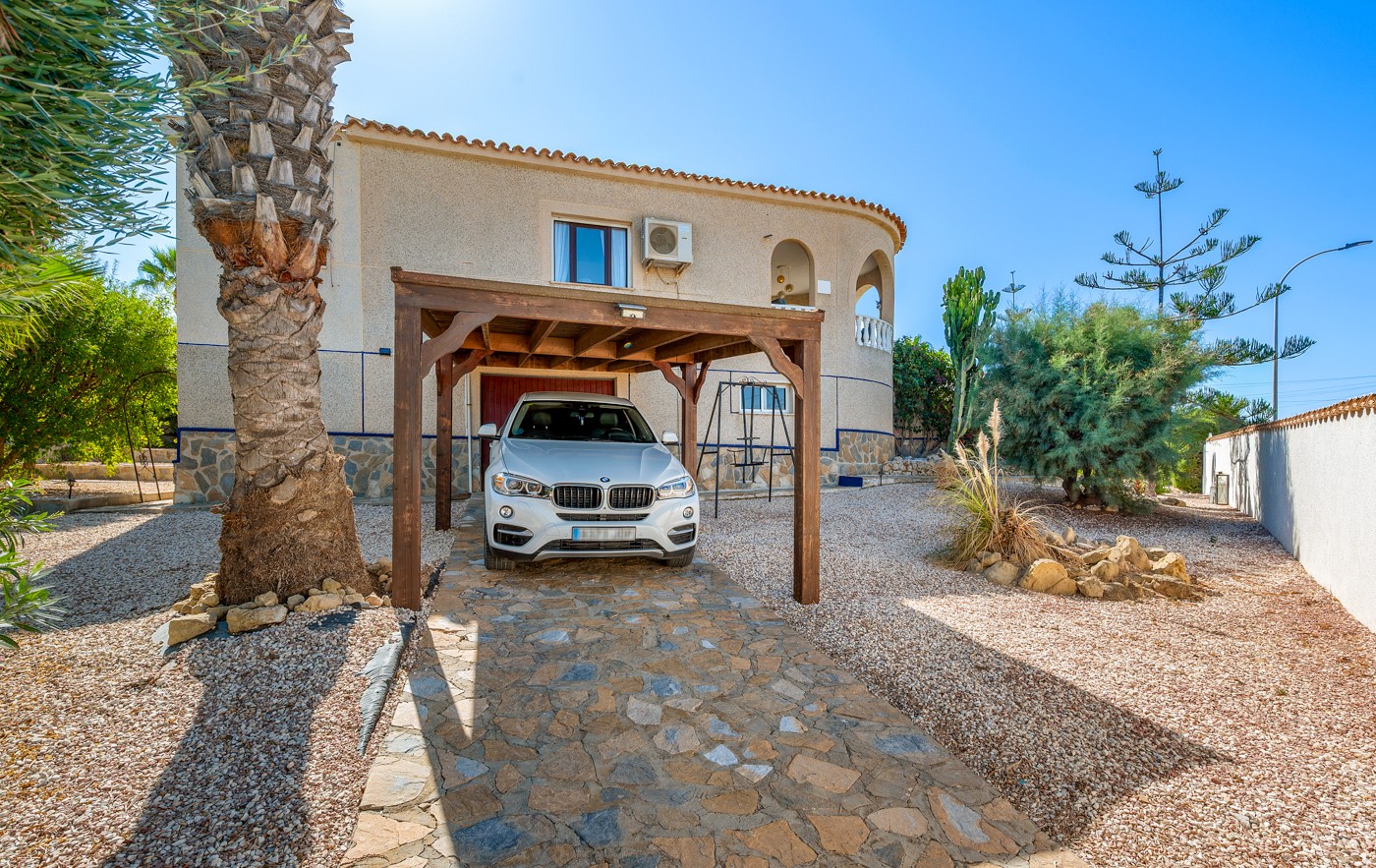 5 Bed, 4 Bath, HouseFor Sale, Almoradi, Alicante