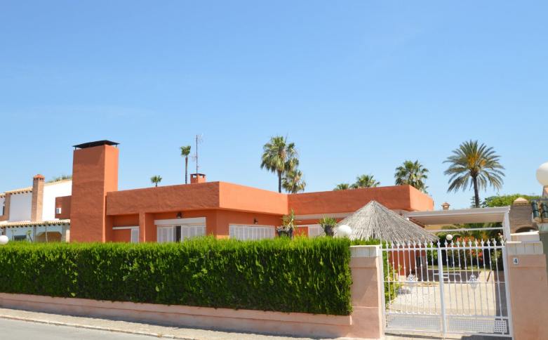 4 Bed, 2 Bath, HouseFor Sale, Torrevieja, Alicante
