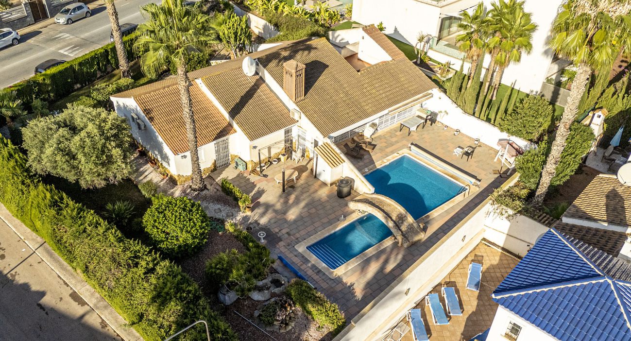 4 Bed, 4 Bath, HouseFor Sale, Orihuela, Alicante