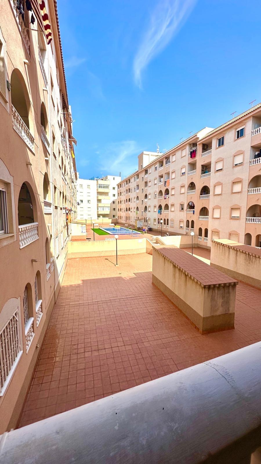 2 Bed, 1 Bath, ApartmentFor Sale, Torrevieja, Alicante