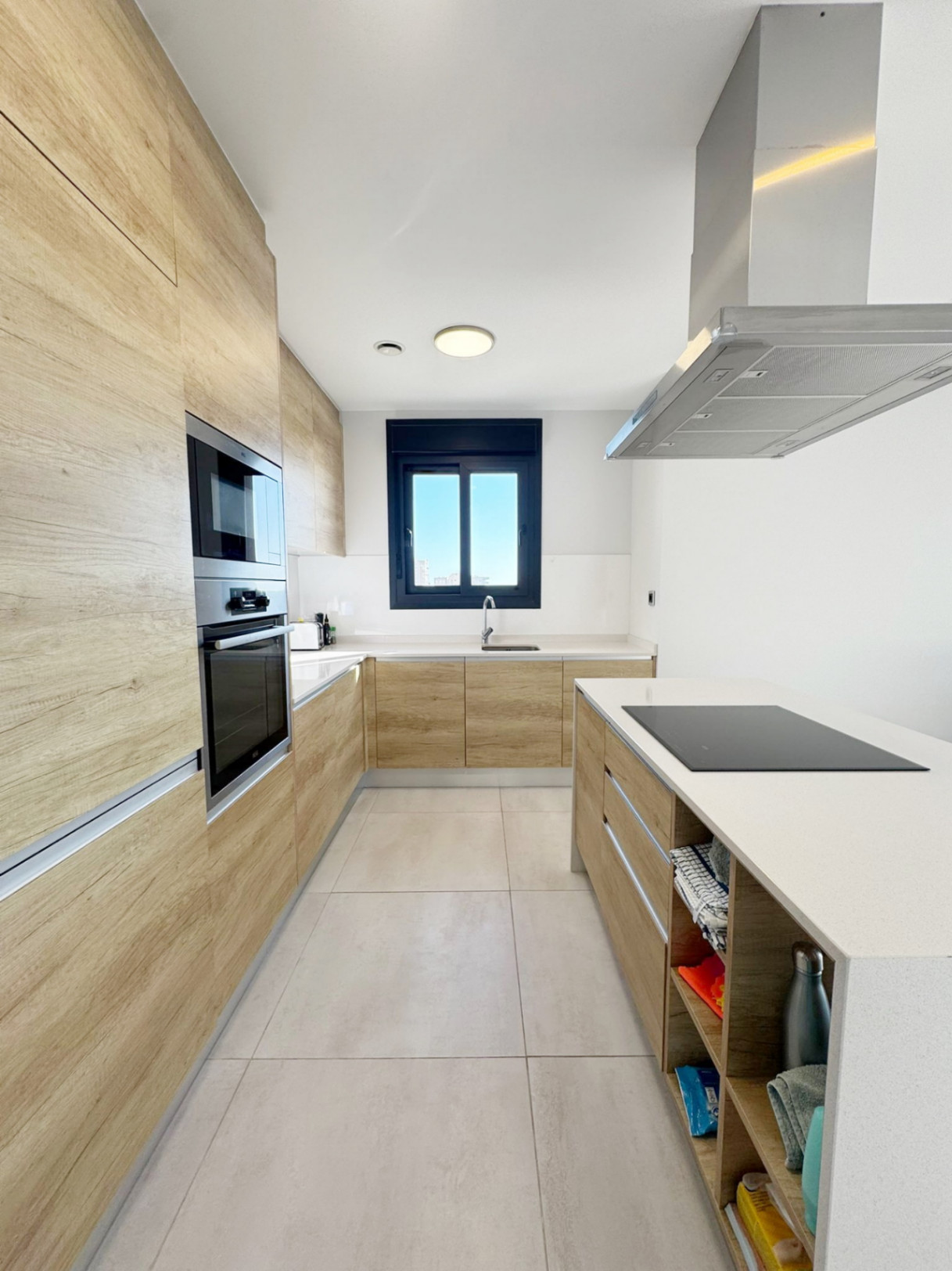 3 Bed, 2 Bath, ApartmentFor Sale, Benidorm, Alicante