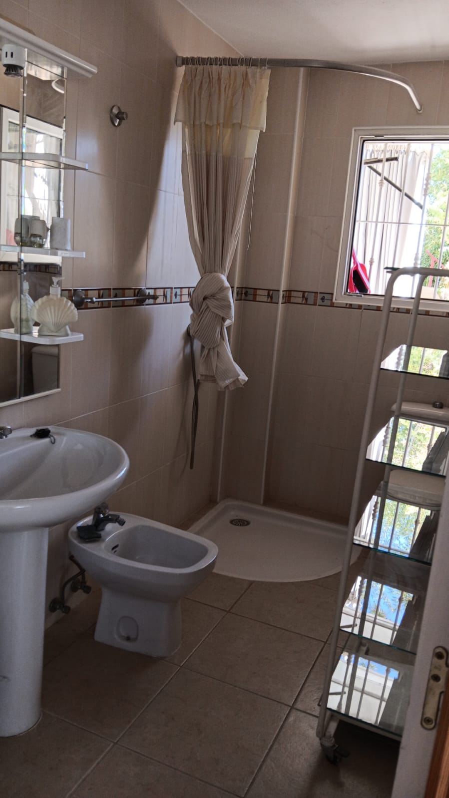 5 Bed, 2 Bath, HouseFor Sale, La Nucia, Alicante