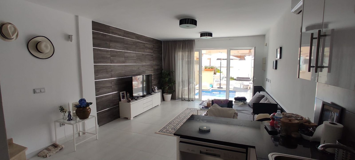 3 Bed, 2 Bath, HouseFor Sale, Orihuela Costa, Alicante