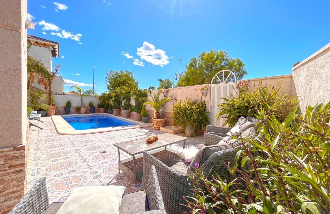 4 Bed, 3 Bath, HouseFor Sale, La Zenia, Alicante