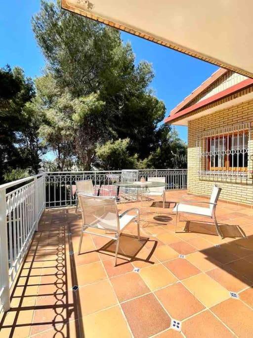 4 Bed, 3 Bath, HouseFor Sale, Orihuela Costa, Alicante
