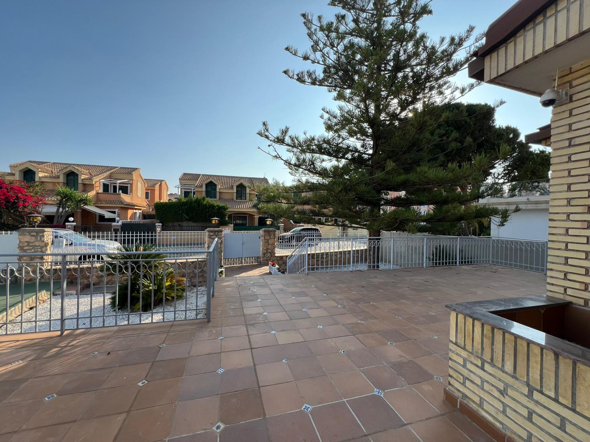 4 Bed, 3 Bath, HouseFor Sale, Orihuela Costa, Alicante