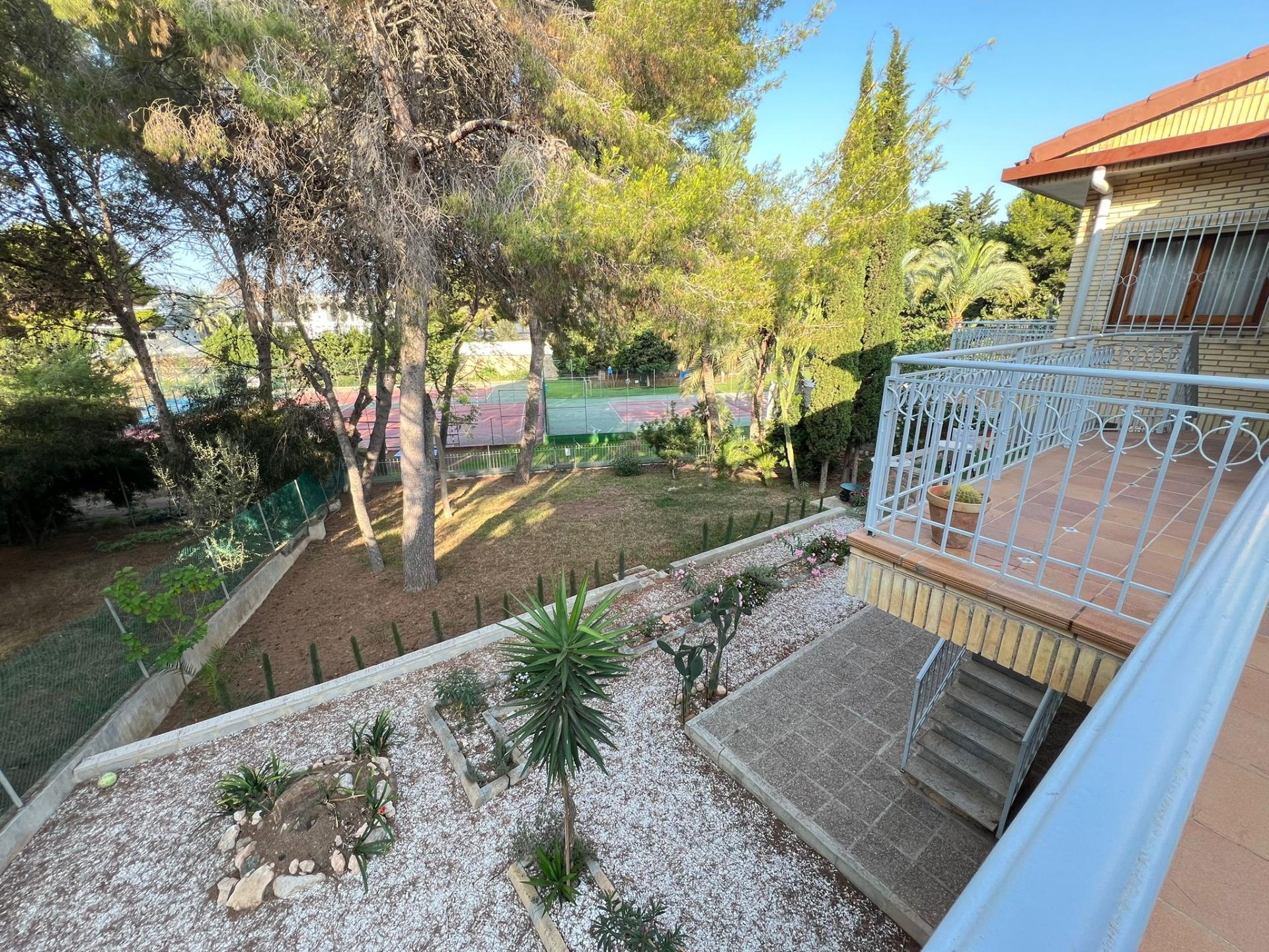 4 Bed, 3 Bath, HouseFor Sale, Orihuela Costa, Alicante