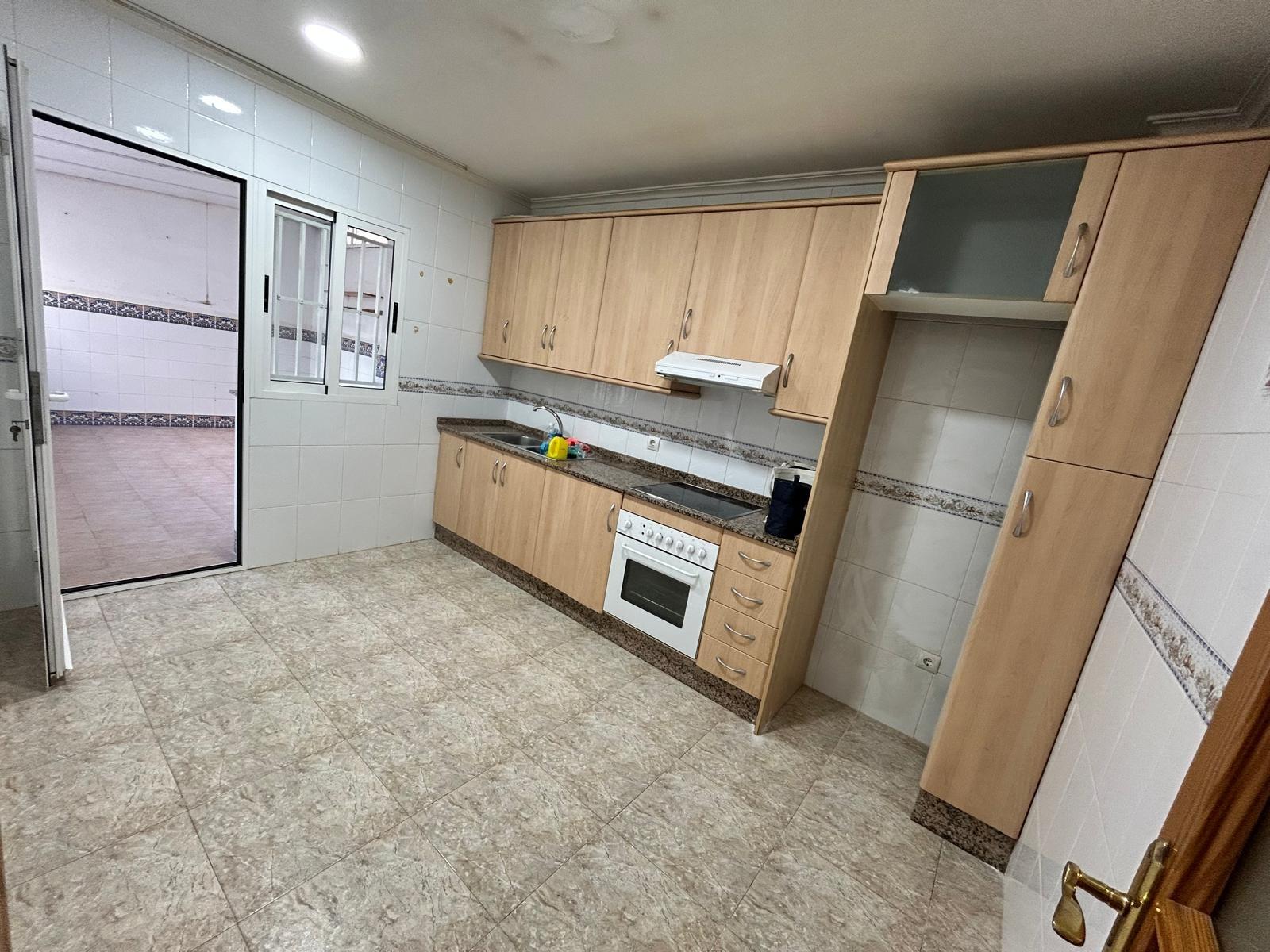 4 Bed, 3 Bath, HouseFor Sale, Los Alcazares, Murcia