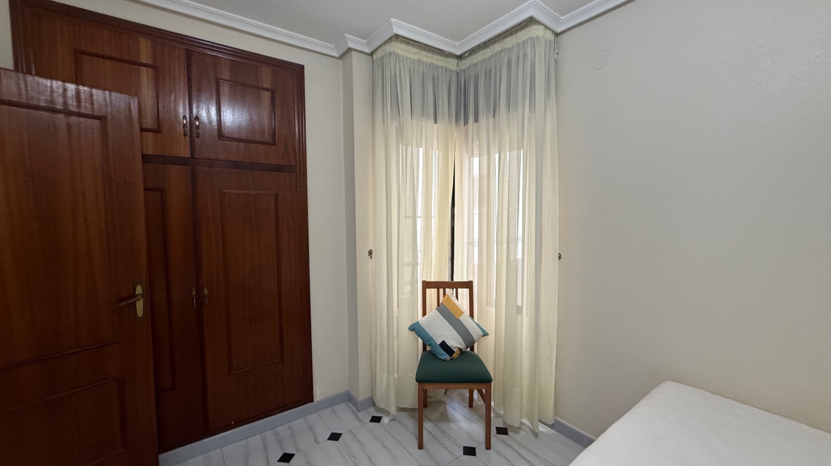 3 Bed, 2 Bath, ApartmentFor Sale, Torrevieja, Alicante