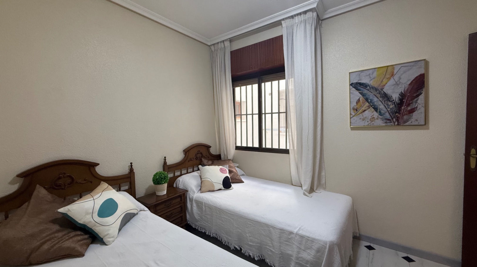 3 Bed, 2 Bath, ApartmentFor Sale, Torrevieja, Alicante