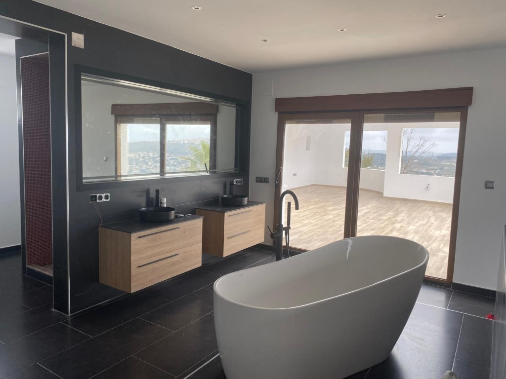 5 Bed, 4 Bath, HouseFor Sale, Moraira, Alicante