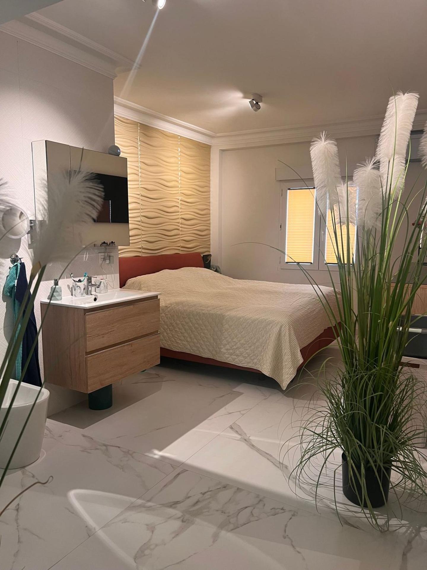 3 Bed, 2 Bath, ApartmentFor Sale, Torrevieja, Alicante