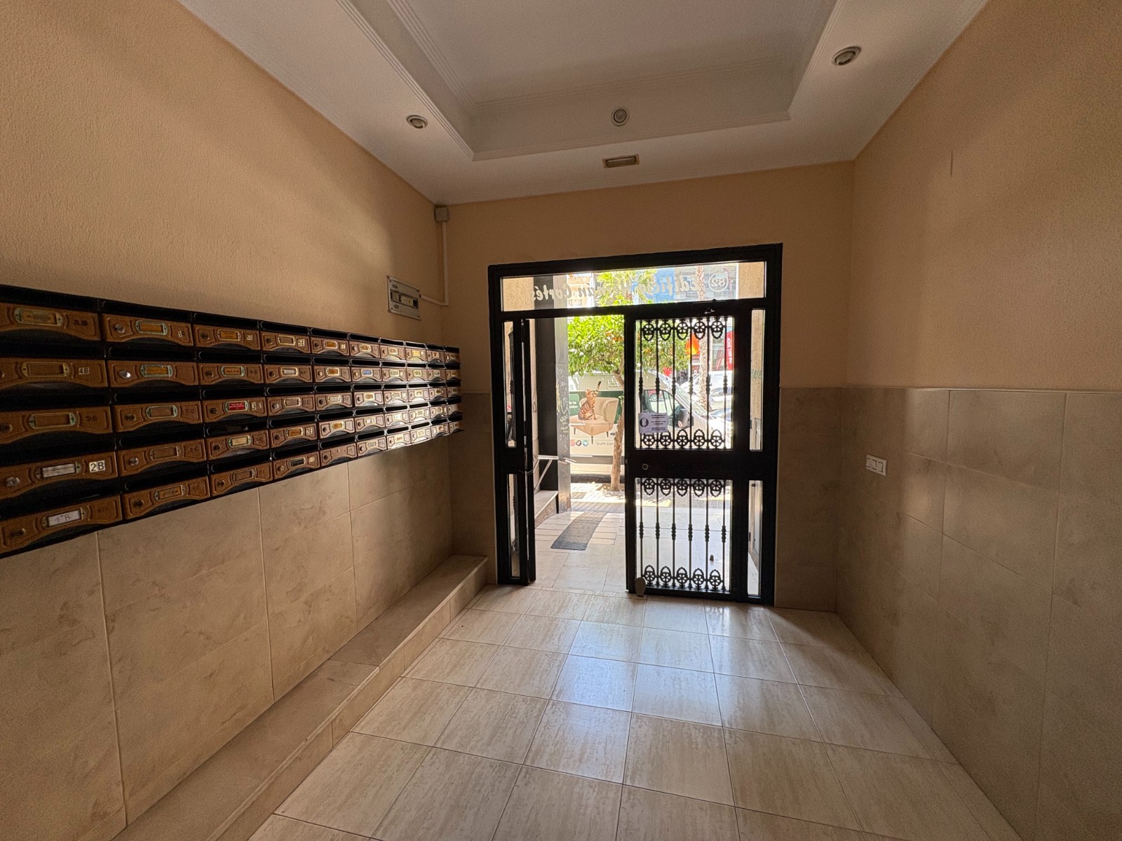 4 Bed, 2 Bath, ApartmentFor Sale, Torrevieja, Alicante