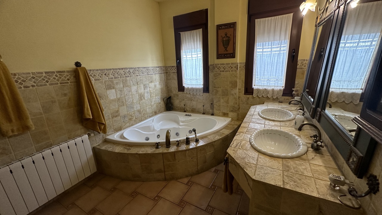 4 Bed, 4 Bath, HouseFor Sale, San Miguel de Salinas, Alicante