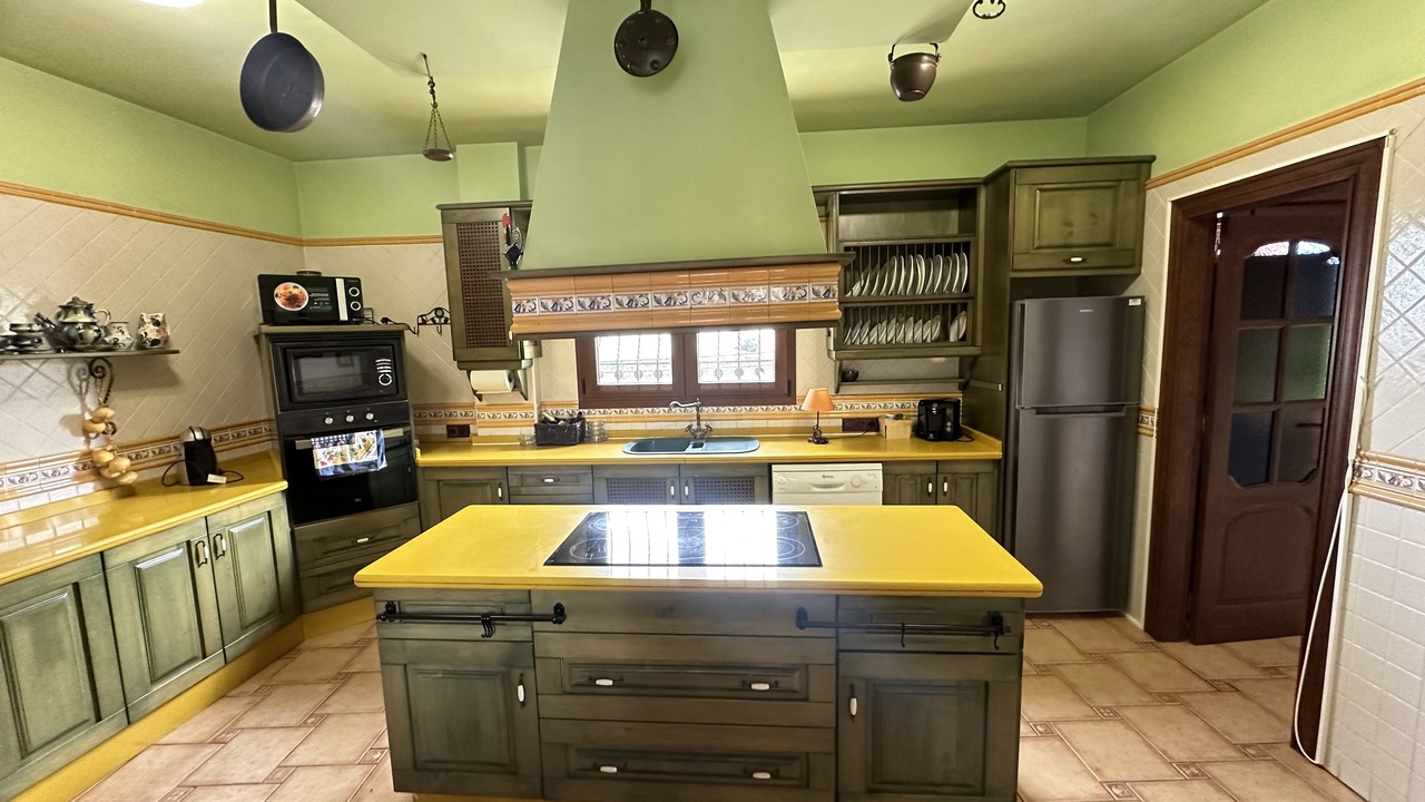 4 Bed, 4 Bath, HouseFor Sale, San Miguel de Salinas, Alicante