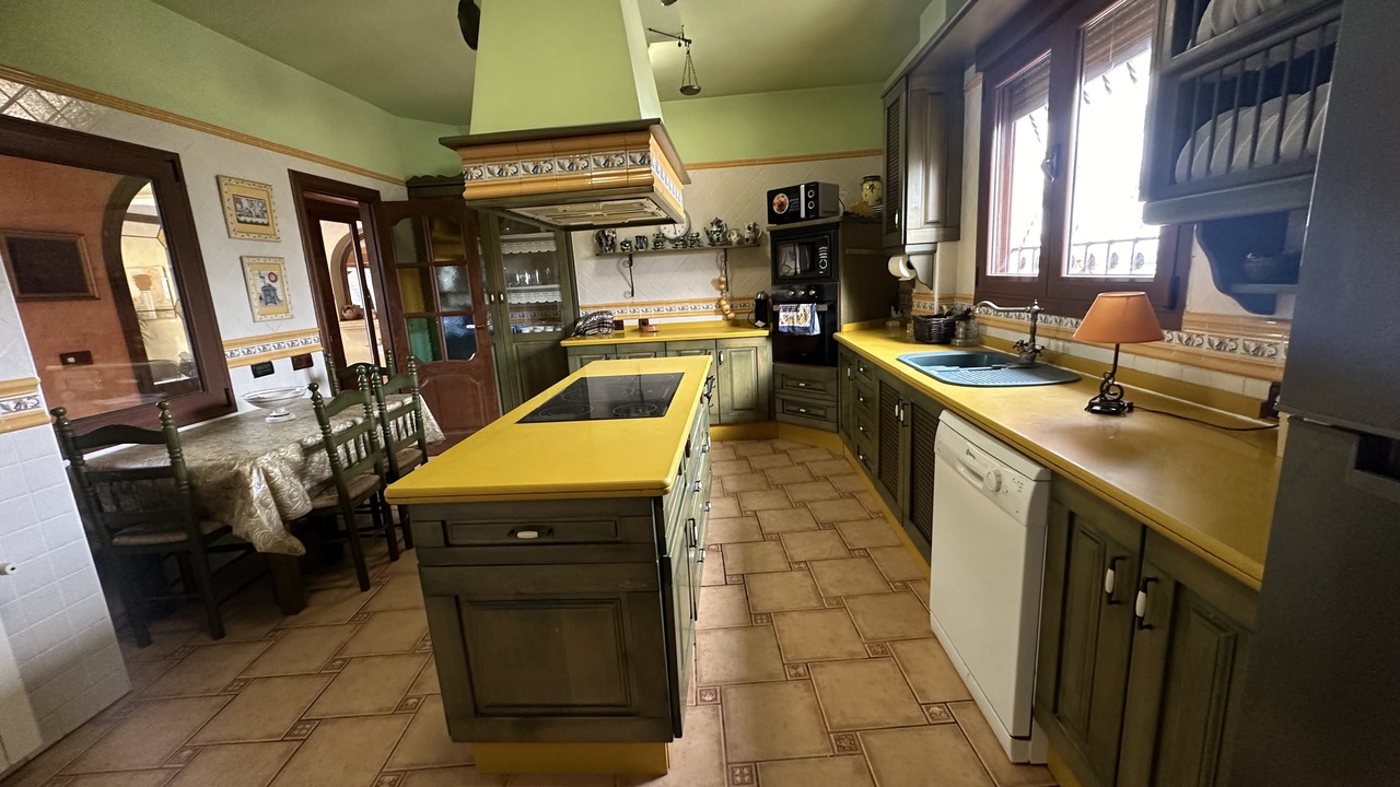 4 Bed, 4 Bath, HouseFor Sale, San Miguel de Salinas, Alicante