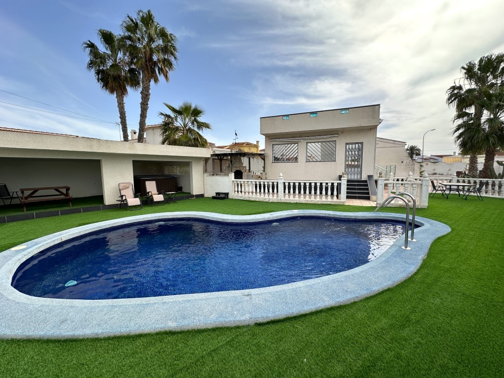 3 Bed, 2 Bath, HouseFor Sale, Ciudad Quesada, Alicante