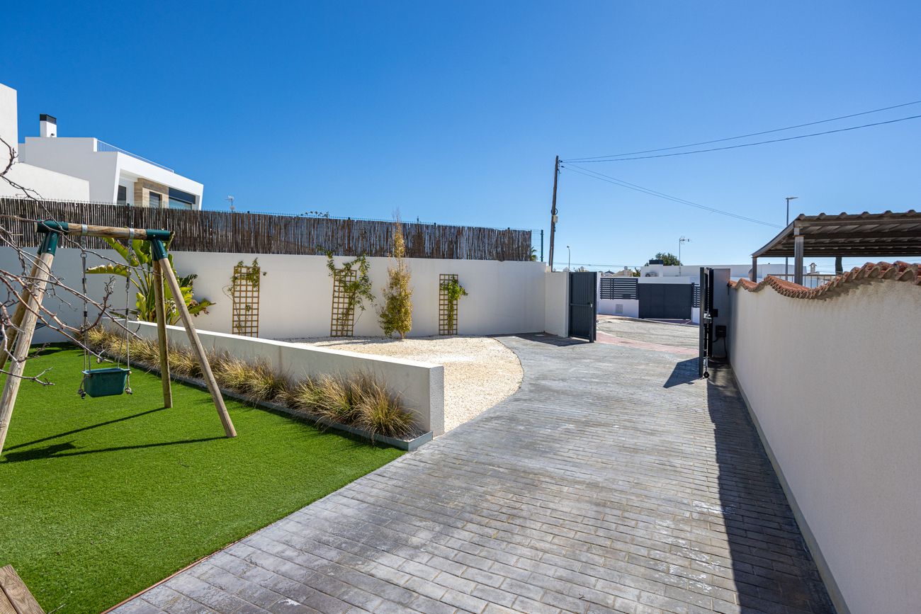 4 Bed, 3 Bath, HouseFor Sale, Ciudad Quesada, Alicante