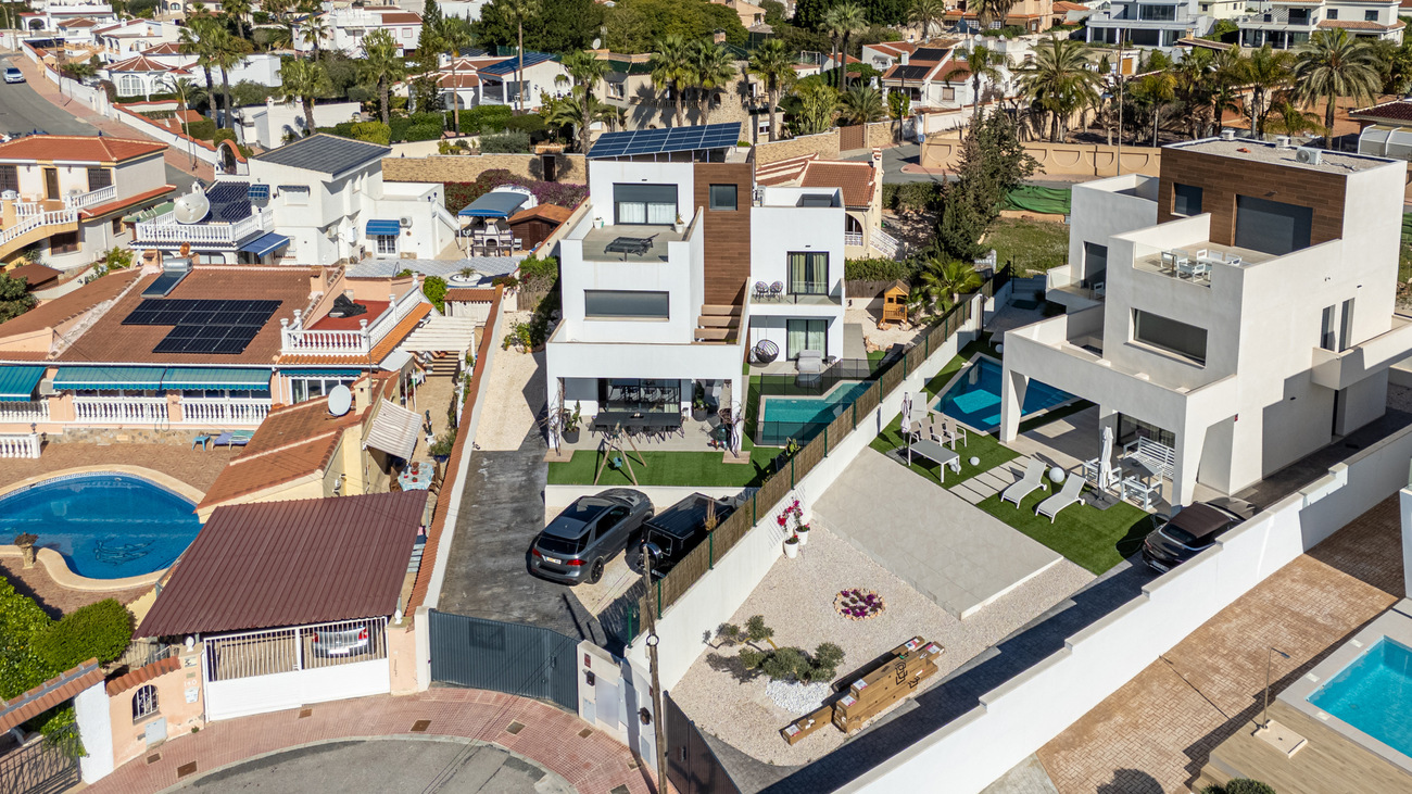 4 Bed, 3 Bath, HouseFor Sale, Ciudad Quesada, Alicante