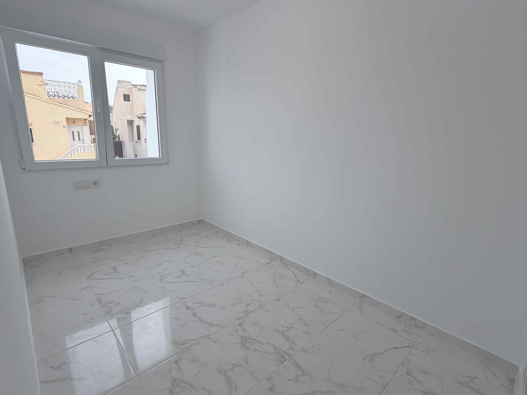 3 Bed, 2 Bath, HouseFor Sale, Torrevieja, Alicante