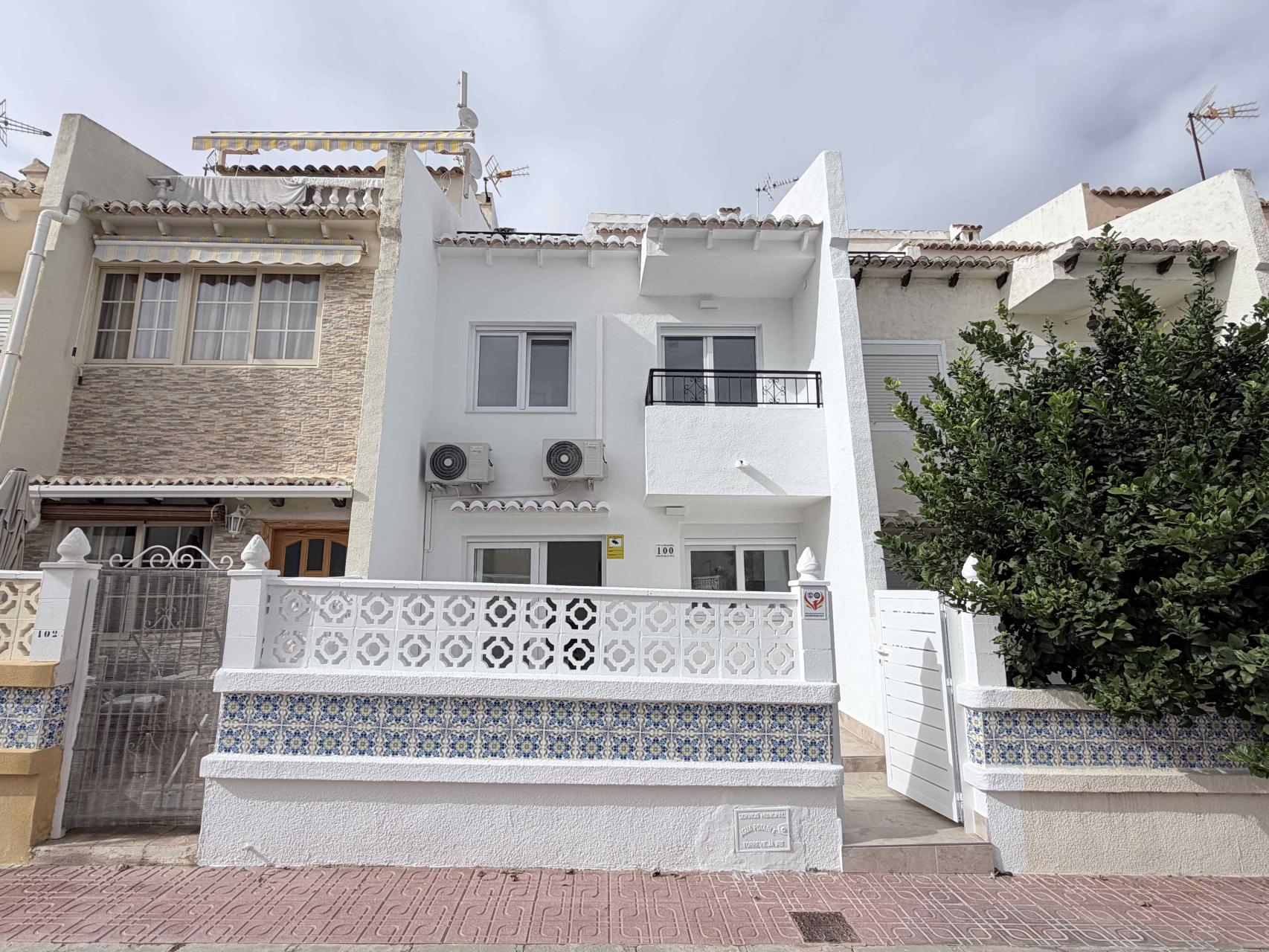 3 Bed, 2 Bath, HouseFor Sale, Torrevieja, Alicante