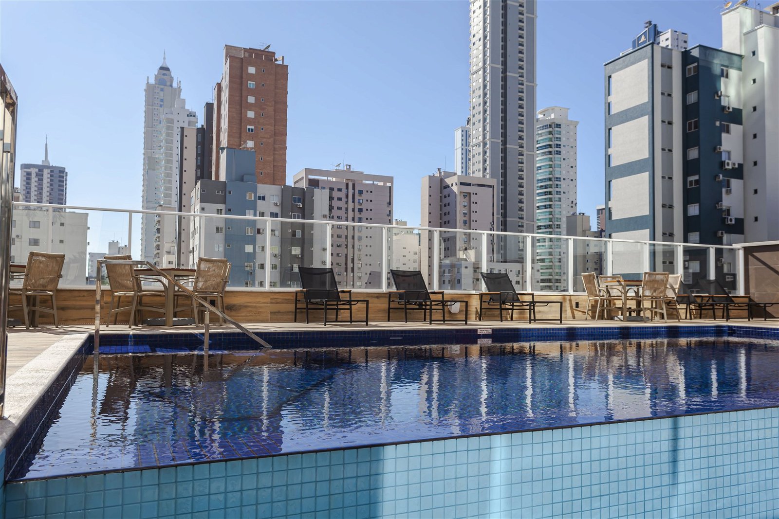 4 Bed, 5 Bath, ApartmentFor Sale, Centro, Santa Catarina, 88330-394