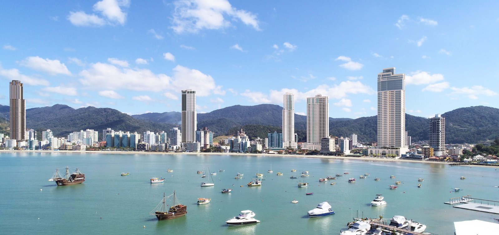 5 Bed, 6 Bath, ApartmentFor Sale, Itapema, Santa Catarina, 88220-000