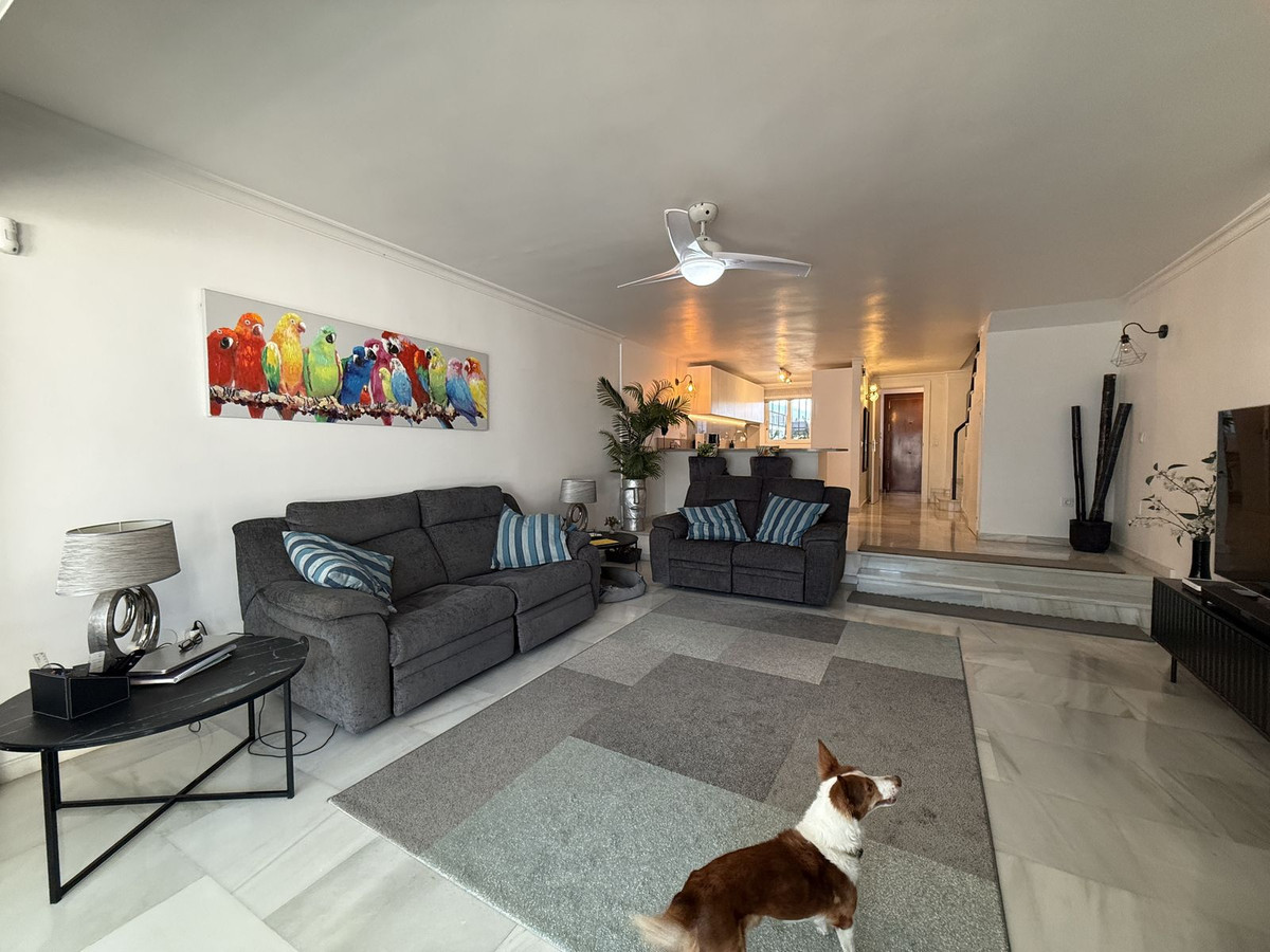 3 Bed, 2 Bath, HouseFor Sale, El Paraiso, Malaga