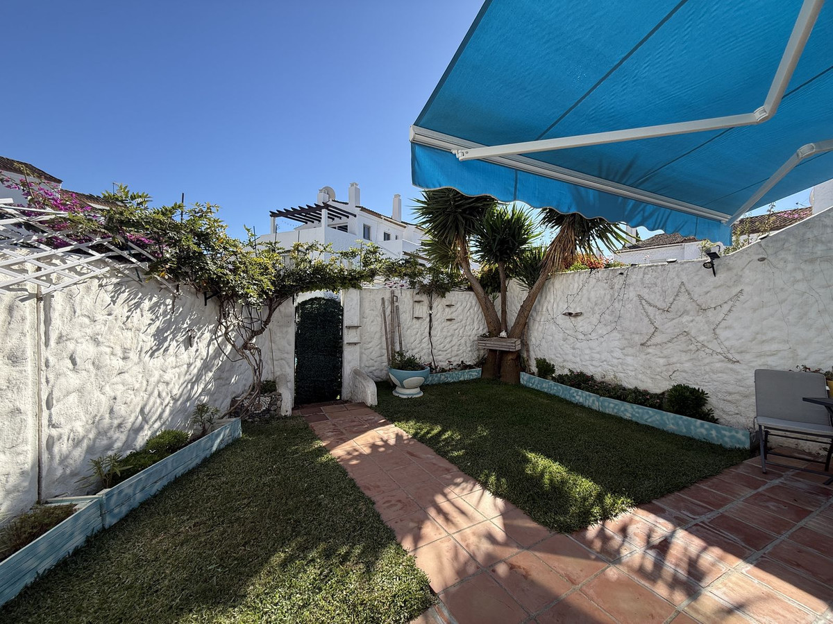 3 Bed, 2 Bath, HouseFor Sale, El Paraiso, Malaga