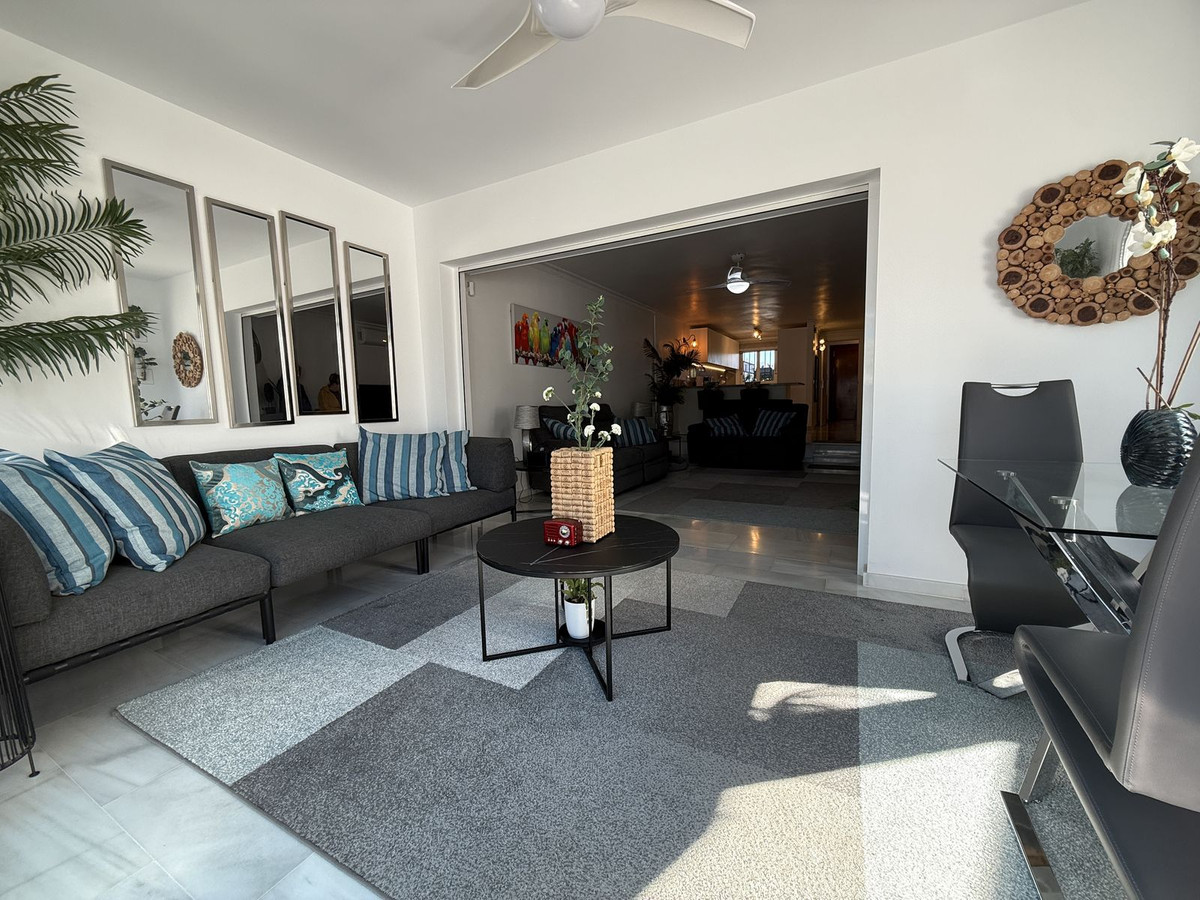 3 Bed, 2 Bath, HouseFor Sale, El Paraiso, Malaga