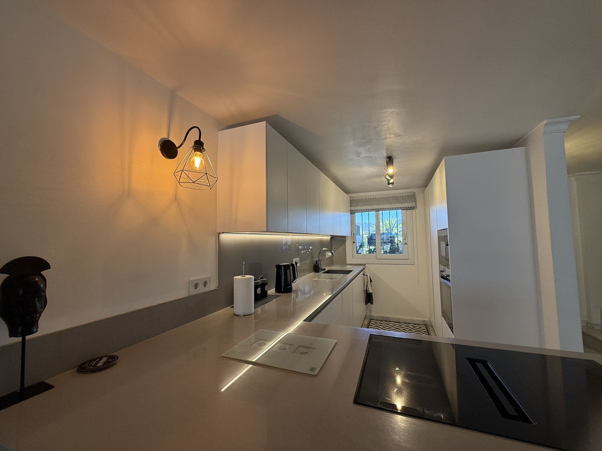 3 Bed, 2 Bath, HouseFor Sale, El Paraiso, Malaga