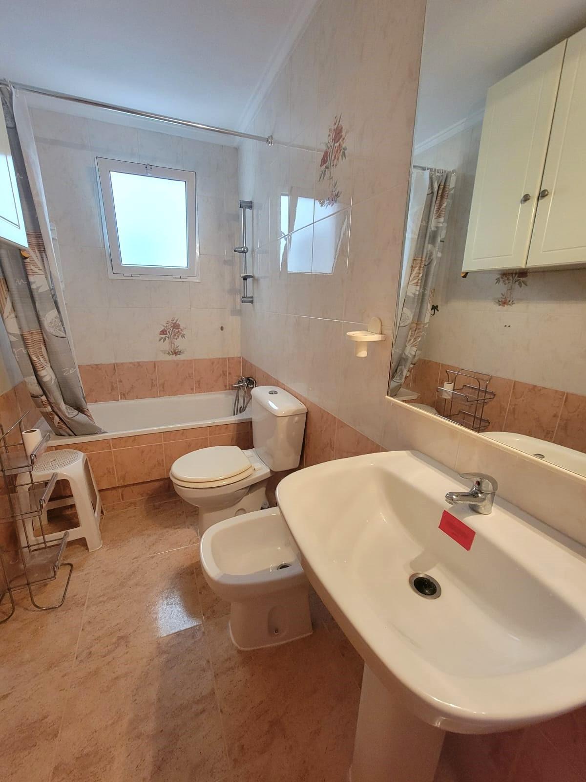 2 Bed, 1 Bath, ApartmentFor Sale, Torrevieja, Alicante