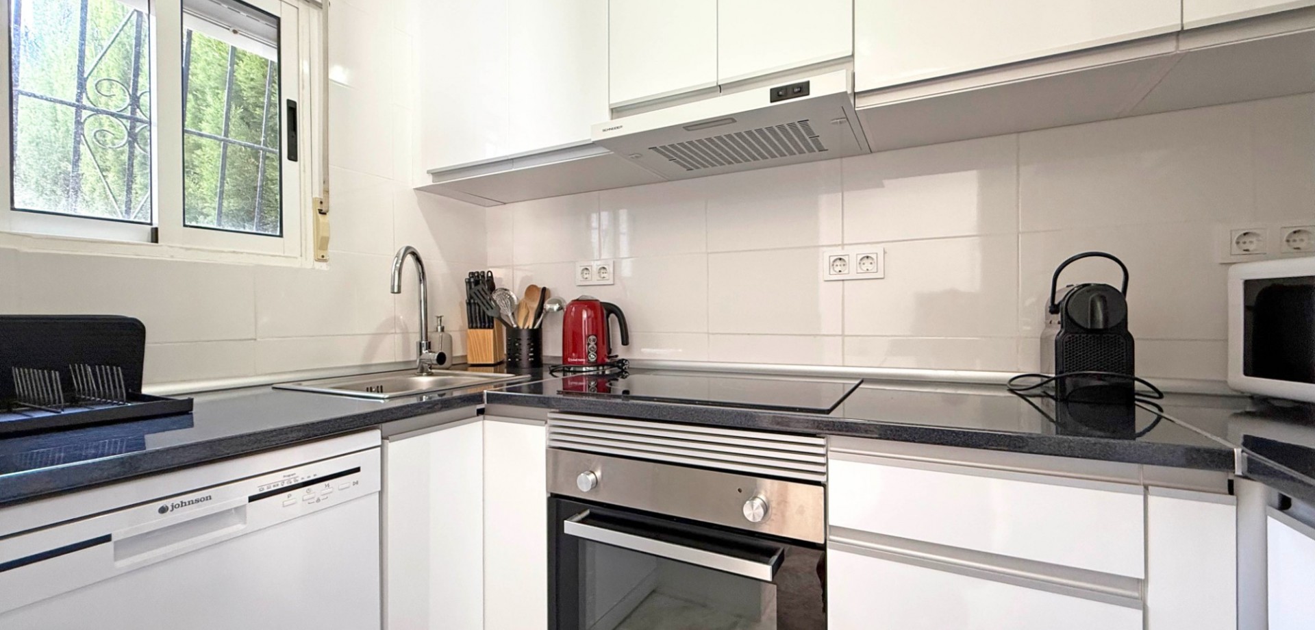 2 Bed, 1 Bath, ApartmentFor Sale, Torrevieja, Alicante