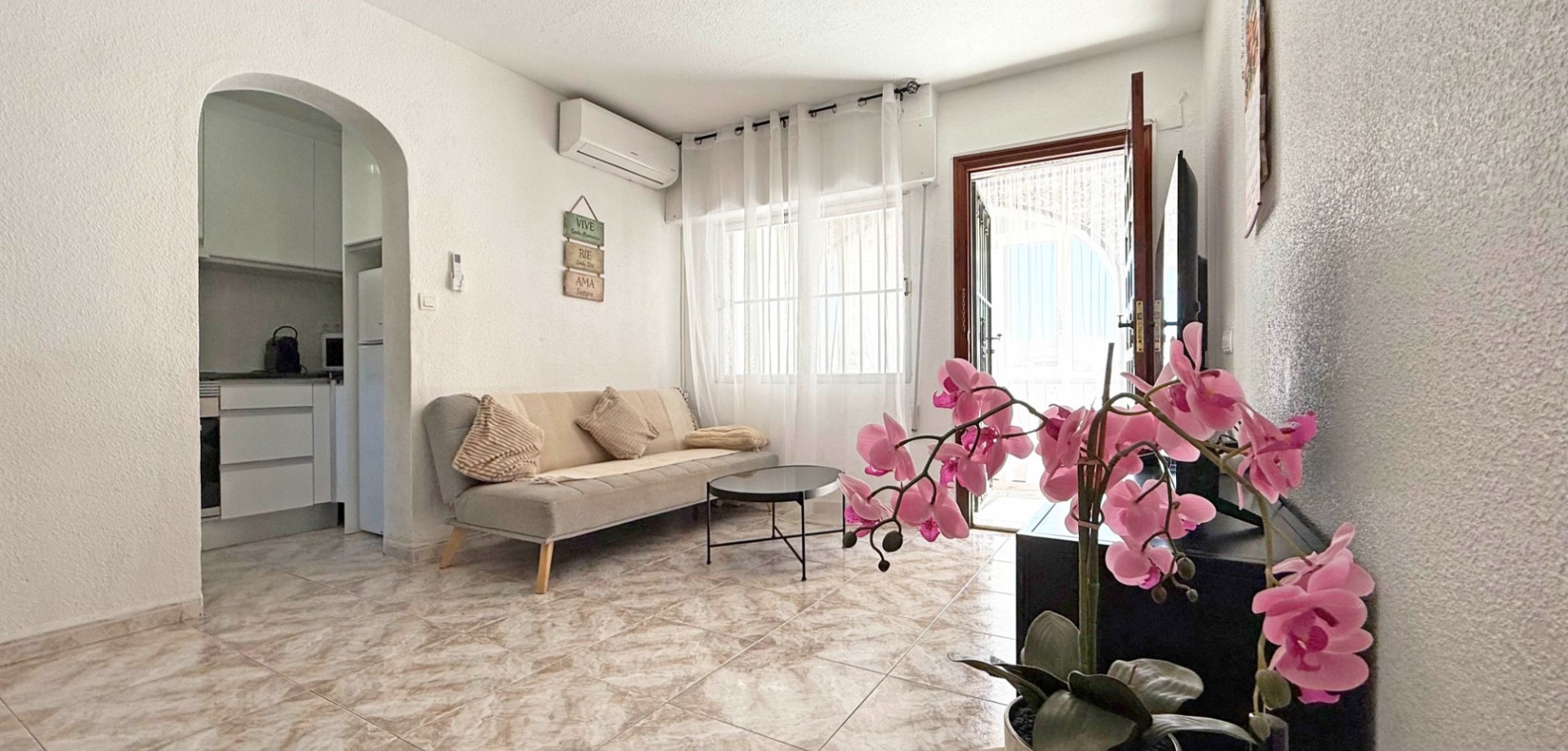 2 Bed, 1 Bath, ApartmentFor Sale, Torrevieja, Alicante