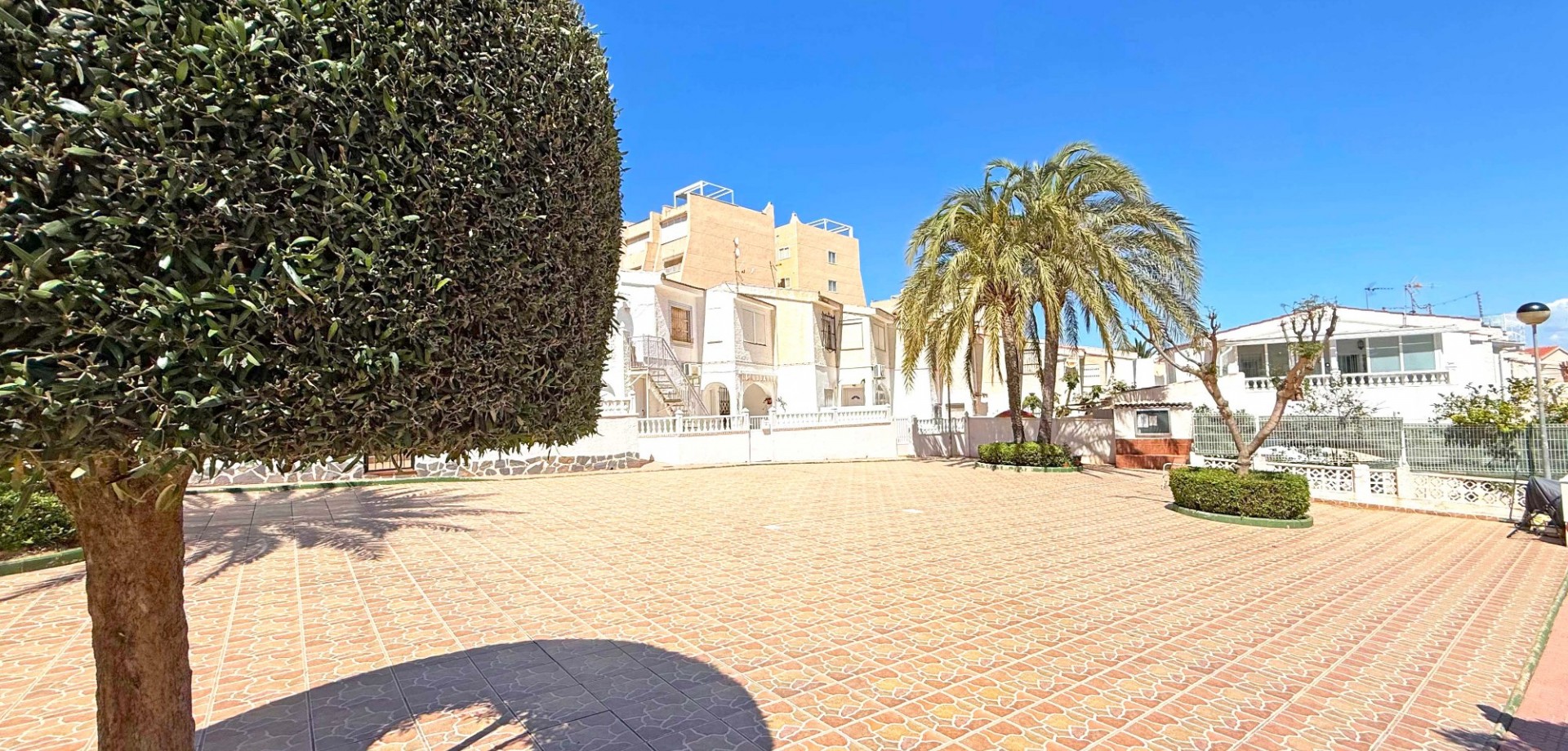 2 Bed, 1 Bath, ApartmentFor Sale, Torrevieja, Alicante