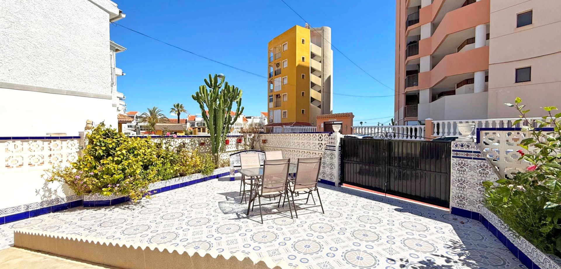 2 Bed, 1 Bath, ApartmentFor Sale, Torrevieja, Alicante